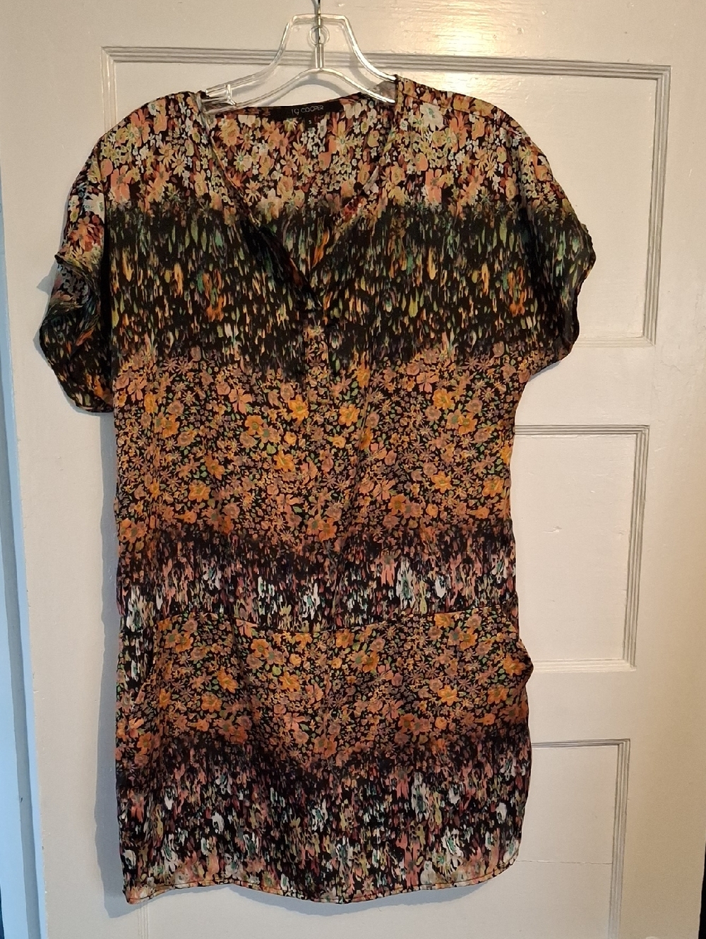 19 Cooper Black Floral Short Sleeve Top